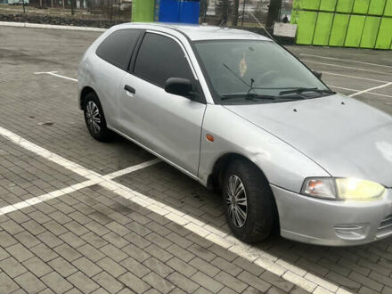 Мицубиси Кольт 1996 в Умани на Automoto.ua Серый Мицубиси Кольт, объемом двигателя 1.3 л и пробегом 220 тыс. км за 1750 $, фото 1 на Automoto.ua