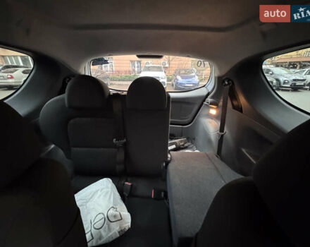 Синий Мицубиси Кольт, объемом двигателя 1.3 л и пробегом 169 тыс. км за 4300 $, фото 3 на Automoto.ua