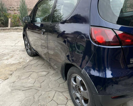 Синій Міцубісі Кольт, об'ємом двигуна 1.3 л та пробігом 105 тис. км за 5100 $, фото 4 на Automoto.ua