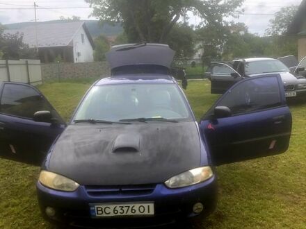 Синий Мицубиси Кольт, объемом двигателя 1.3 л и пробегом 350 тыс. км за 1000 $, фото 1 на Automoto.ua