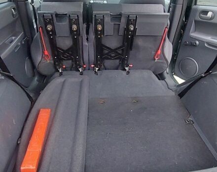 Зелений Міцубісі Кольт, об'ємом двигуна 1.3 л та пробігом 182 тис. км за 4200 $, фото 9 на Automoto.ua