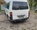 Белый Мицубиси Делика, объемом двигателя 2.5 л и пробегом 300 тыс. км за 2000 $, фото 2 на Automoto.ua