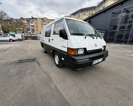 Белый Мицубиси Делика, объемом двигателя 2.5 л и пробегом 350 тыс. км за 2999 $, фото 10 на Automoto.ua