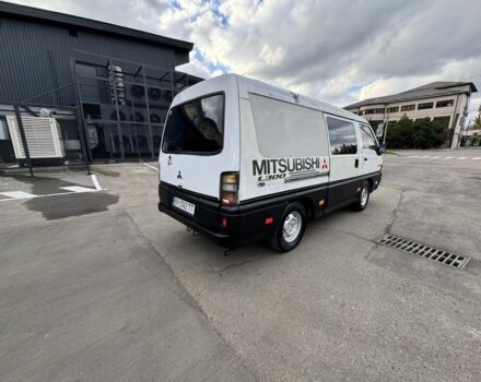 Белый Мицубиси Делика, объемом двигателя 2.5 л и пробегом 350 тыс. км за 2999 $, фото 7 на Automoto.ua