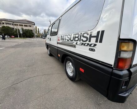 Белый Мицубиси Делика, объемом двигателя 2.5 л и пробегом 350 тыс. км за 2999 $, фото 3 на Automoto.ua