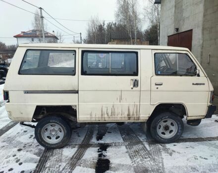 Білий Міцубісі Деліка, об'ємом двигуна 2 л та пробігом 132 тис. км за 2506 $, фото 2 на Automoto.ua