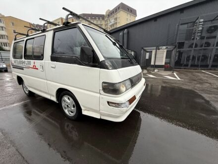 Білий Міцубісі Деліка, об'ємом двигуна 2.5 л та пробігом 350 тис. км за 2700 $, фото 1 на Automoto.ua