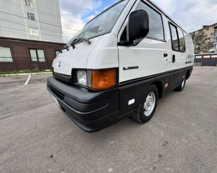 Белый Мицубиси Делика, объемом двигателя 2.5 л и пробегом 350 тыс. км за 2999 $, фото 1 на Automoto.ua