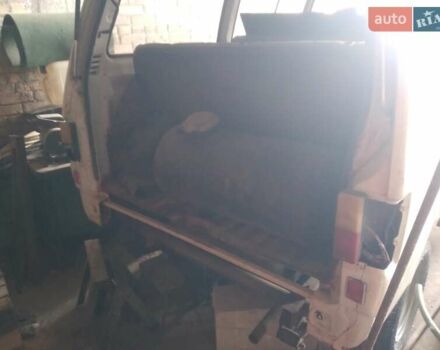 Бежевий Міцубісі Деліка, об'ємом двигуна 1.8 л та пробігом 300 тис. км за 4500 $, фото 10 на Automoto.ua