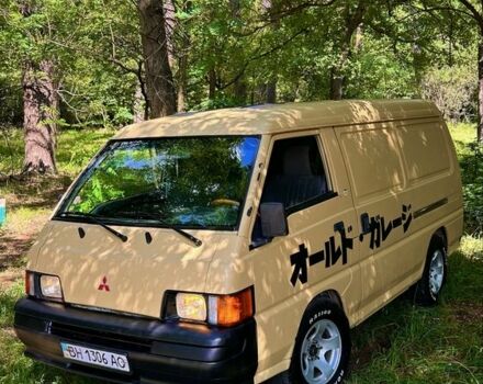 Бежевый Мицубиси Делика, объемом двигателя 2.5 л и пробегом 415 тыс. км за 4200 $, фото 1 на Automoto.ua