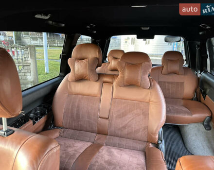 Черный Мицубиси Делика, объемом двигателя 3 л и пробегом 184 тыс. км за 18700 $, фото 27 на Automoto.ua