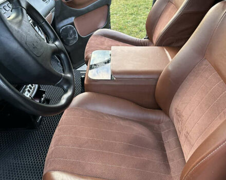 Черный Мицубиси Делика, объемом двигателя 3 л и пробегом 184 тыс. км за 18700 $, фото 20 на Automoto.ua