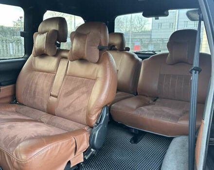 Черный Мицубиси Делика, объемом двигателя 3 л и пробегом 184 тыс. км за 18700 $, фото 23 на Automoto.ua