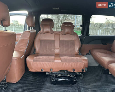 Черный Мицубиси Делика, объемом двигателя 3 л и пробегом 184 тыс. км за 18700 $, фото 25 на Automoto.ua