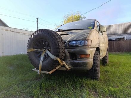 Мицубиси Делика, объемом двигателя 2.5 л и пробегом 999 тыс. км за 3780 $, фото 1 на Automoto.ua