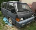 Серый Мицубиси Делика, объемом двигателя 2.5 л и пробегом 300 тыс. км за 800 $, фото 1 на Automoto.ua