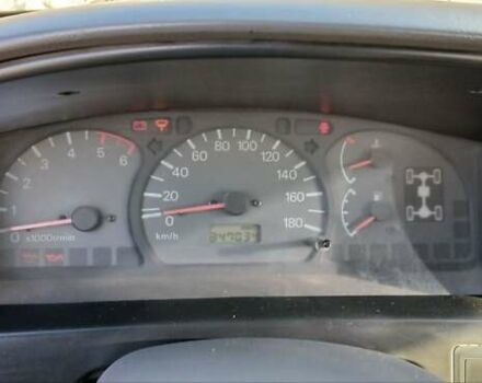 Серый Мицубиси Делика, объемом двигателя 2.5 л и пробегом 347 тыс. км за 9000 $, фото 8 на Automoto.ua