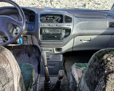 Серый Мицубиси Делика, объемом двигателя 2.5 л и пробегом 347 тыс. км за 9000 $, фото 9 на Automoto.ua