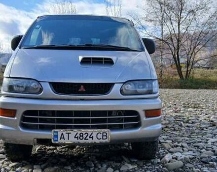 Серый Мицубиси Делика, объемом двигателя 2.5 л и пробегом 347 тыс. км за 9000 $, фото 4 на Automoto.ua