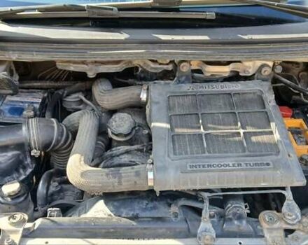 Серый Мицубиси Делика, объемом двигателя 2.5 л и пробегом 347 тыс. км за 9000 $, фото 5 на Automoto.ua