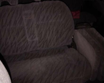 Серый Мицубиси Делика, объемом двигателя 2.8 л и пробегом 175 тыс. км за 5000 $, фото 3 на Automoto.ua