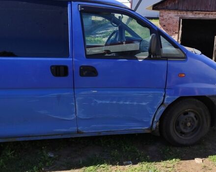 Синий Мицубиси Делика, объемом двигателя 2.5 л и пробегом 400 тыс. км за 1300 $, фото 4 на Automoto.ua