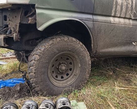 Зеленый Мицубиси Делика, объемом двигателя 2.8 л и пробегом 260 тыс. км за 2200 $, фото 3 на Automoto.ua