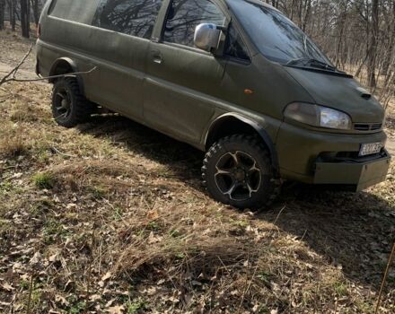 Зелений Міцубісі Деліка, об'ємом двигуна 2.8 л та пробігом 300 тис. км за 3000 $, фото 1 на Automoto.ua