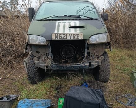 Зеленый Мицубиси Делика, объемом двигателя 2.8 л и пробегом 260 тыс. км за 2200 $, фото 1 на Automoto.ua