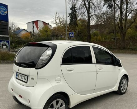 Белый Мицубиси Другая, объемом двигателя 0 л и пробегом 253 тыс. км за 3500 $, фото 2 на Automoto.ua