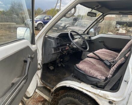 Мицубиси Другая 1991 в Изюме на Automoto.ua Белый Мицубиси Другая, объемом двигателя 2.5 л и пробегом 360 тыс. км за 1755 $, фото 8 на Automoto.ua