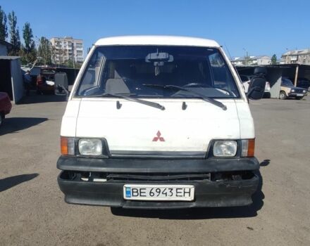 Белый Мицубиси Другая, объемом двигателя 2.5 л и пробегом 400 тыс. км за 1750 $, фото 1 на Automoto.ua