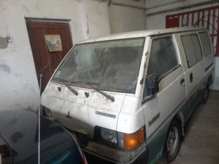 Мицубиси Другая 1987 в Умани на Automoto.ua Белый Мицубиси Другая, объемом двигателя 2 л и пробегом 401 тыс. км за 310 $, фото 1 на Automoto.ua