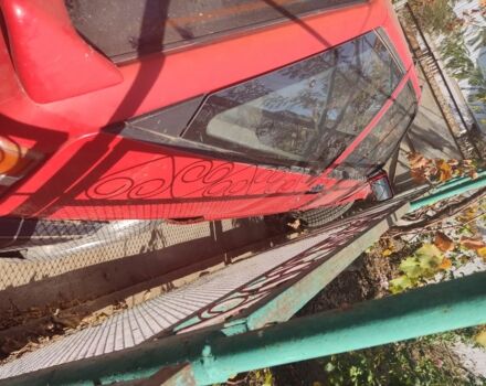 Красный Мицубиси Другая, объемом двигателя 1.3 л и пробегом 26 тыс. км за 1000 $, фото 4 на Automoto.ua