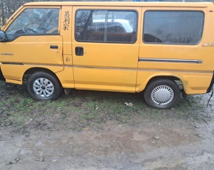 Жовтий Міцубісі Інша, об'ємом двигуна 1.9 л та пробігом 300 тис. км за 1064 $, фото 6 на Automoto.ua