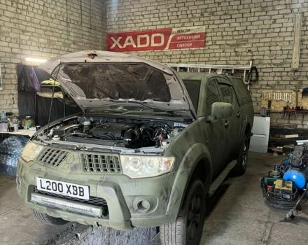 Серый Мицубиси Другая, объемом двигателя 2.5 л и пробегом 210 тыс. км за 5060 $, фото 3 на Automoto.ua