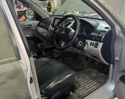 Серый Мицубиси Другая, объемом двигателя 2.5 л и пробегом 210 тыс. км за 5060 $, фото 2 на Automoto.ua