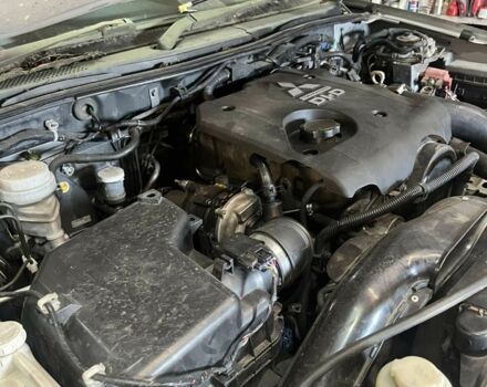 Серый Мицубиси Другая, объемом двигателя 2.5 л и пробегом 210 тыс. км за 5060 $, фото 6 на Automoto.ua