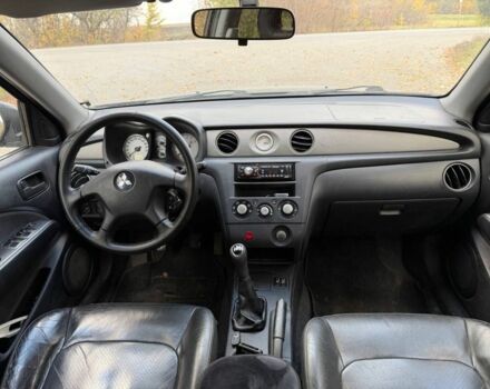 Сірий Міцубісі Інша, об'ємом двигуна 2 л та пробігом 245 тис. км за 5450 $, фото 6 на Automoto.ua