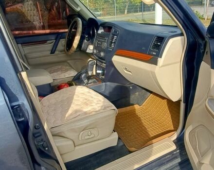 Сірий Міцубісі Інша, об'ємом двигуна 3 л та пробігом 223 тис. км за 8500 $, фото 8 на Automoto.ua