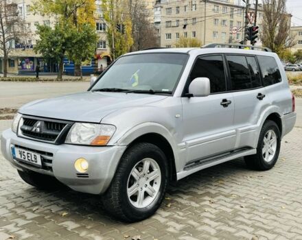 Серый Мицубиси Другая, объемом двигателя 3.2 л и пробегом 270 тыс. км за 4744 $, фото 2 на Automoto.ua