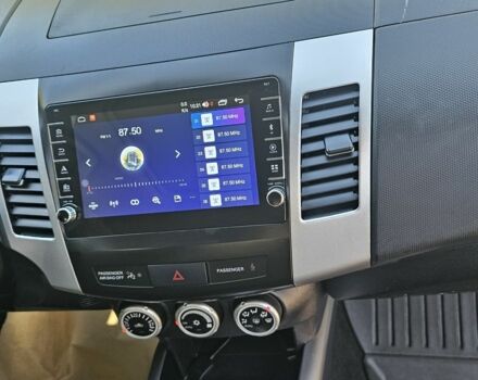 Синий Мицубиси Другая, объемом двигателя 2.4 л и пробегом 249 тыс. км за 6989 $, фото 6 на Automoto.ua