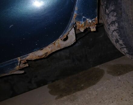 Зелений Міцубісі Інша, об'ємом двигуна 1.8 л та пробігом 418 тис. км за 1100 $, фото 5 на Automoto.ua