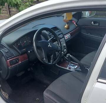 Белый Мицубиси Галант, объемом двигателя 2.38 л и пробегом 250 тыс. км за 4500 $, фото 6 на Automoto.ua