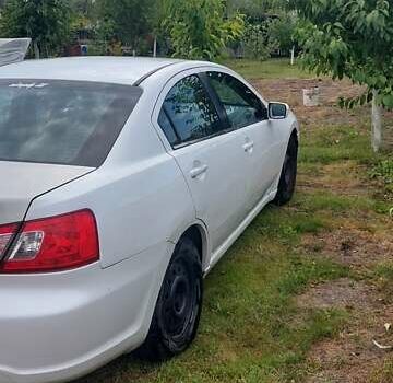 Белый Мицубиси Галант, объемом двигателя 2.38 л и пробегом 250 тыс. км за 4500 $, фото 2 на Automoto.ua