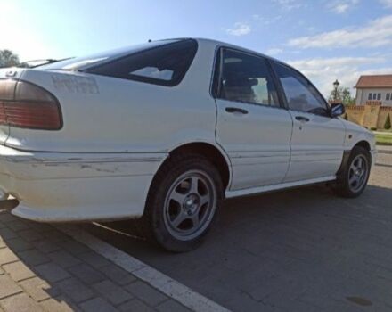 Белый Мицубиси Галант, объемом двигателя 2 л и пробегом 300 тыс. км за 1400 $, фото 2 на Automoto.ua