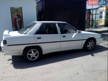 Белый Мицубиси Галант, объемом двигателя 1.6 л и пробегом 260 тыс. км за 450 $, фото 1 на Automoto.ua