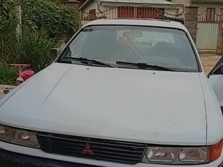 Міцубісі Галант 1989 у Чернівцях на Automoto.ua Білий Міцубісі Галант, об'ємом двигуна 2 л та пробігом 8 тис. км за 314 $, фото 1 на Automoto.ua