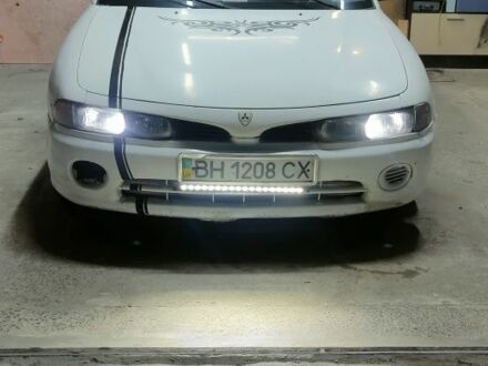 Білий Міцубісі Галант, об'ємом двигуна 2 л та пробігом 290 тис. км за 1500 $, фото 1 на Automoto.ua