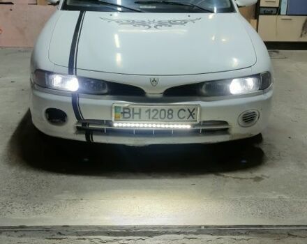 Білий Міцубісі Галант, об'ємом двигуна 2 л та пробігом 290 тис. км за 1500 $, фото 1 на Automoto.ua